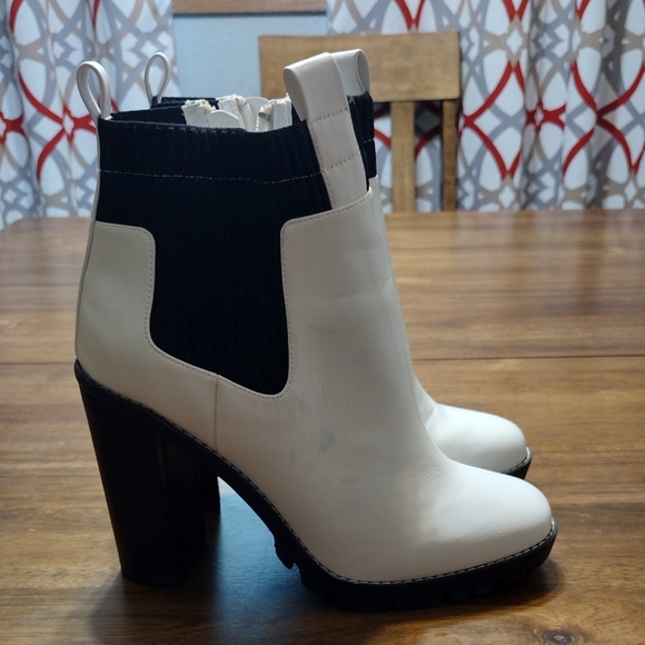 BCBG white sock booties sz 11 - Picture 5 of 9
